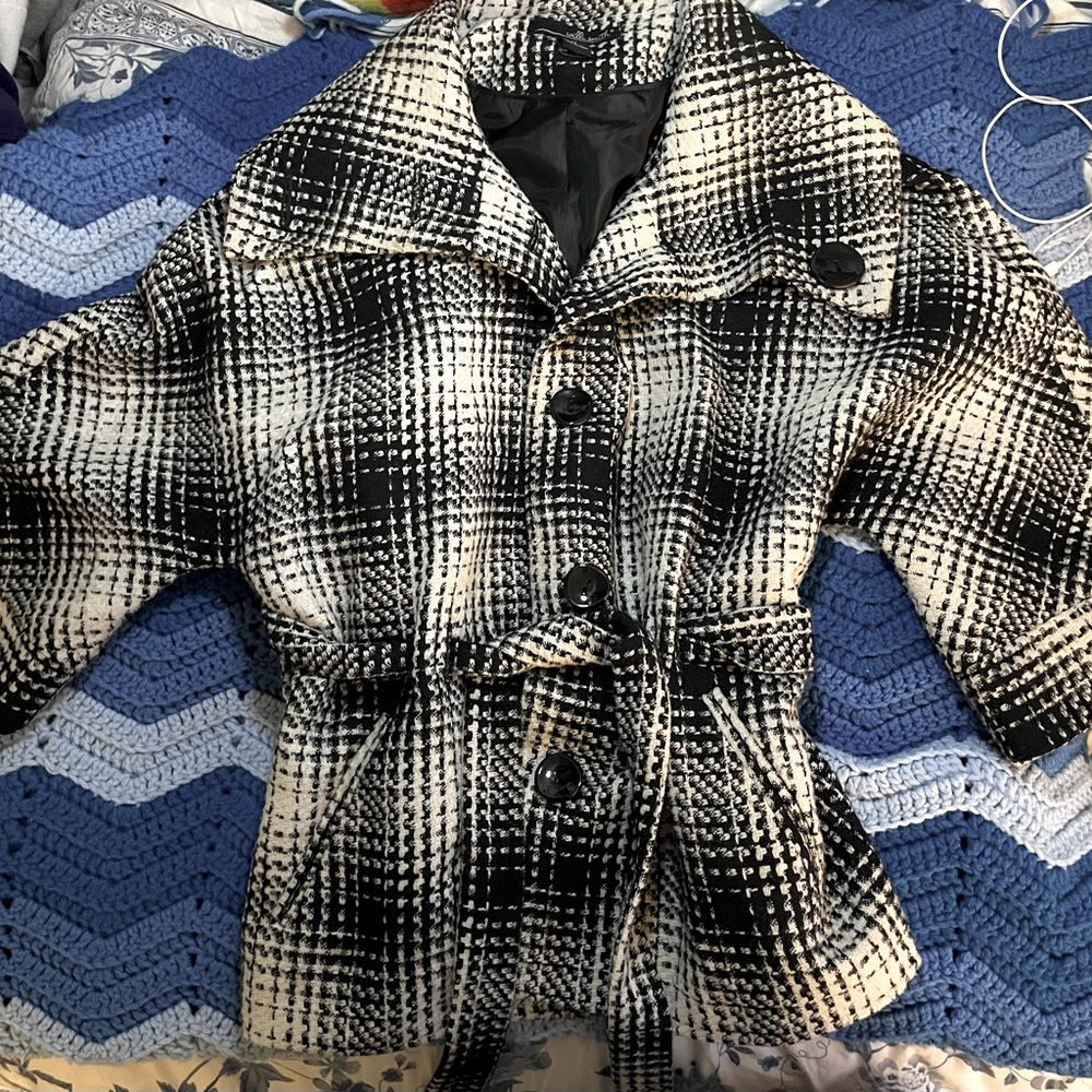 ✨Black and White Women’s Coat✨